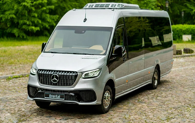 Minibus Mercedes-Benz Sprinter da 19 posti, esterno