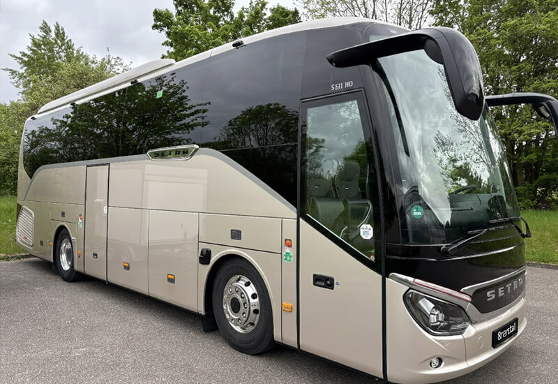 Midibus Setra da 35 posti, vista laterale