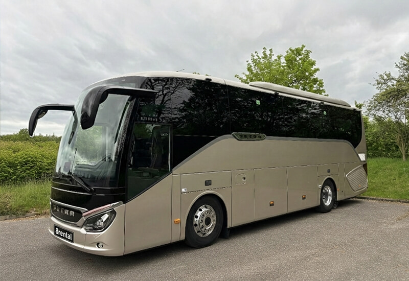 Midibus Setra da 35 posti, esterno