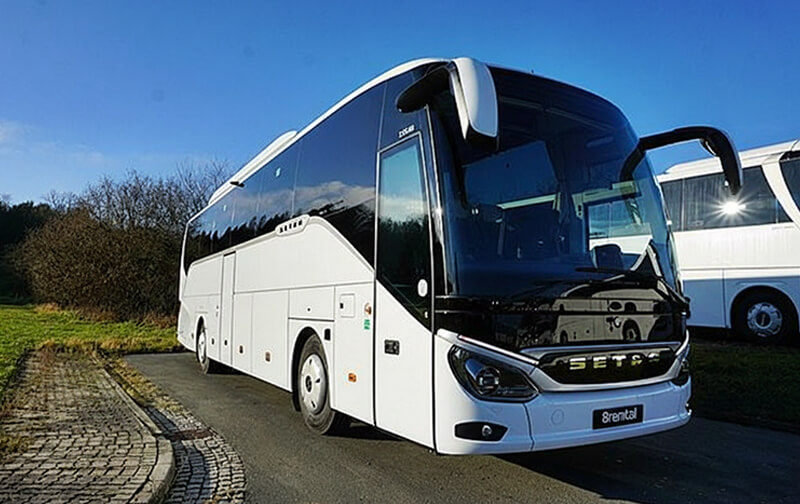 Pullman granturismo Setra da 49 posti, esterno