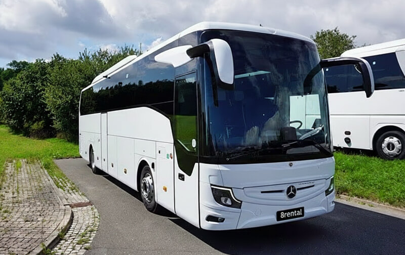 Pullman Mercedes-Benz Tourismo da 49 posti, esterno